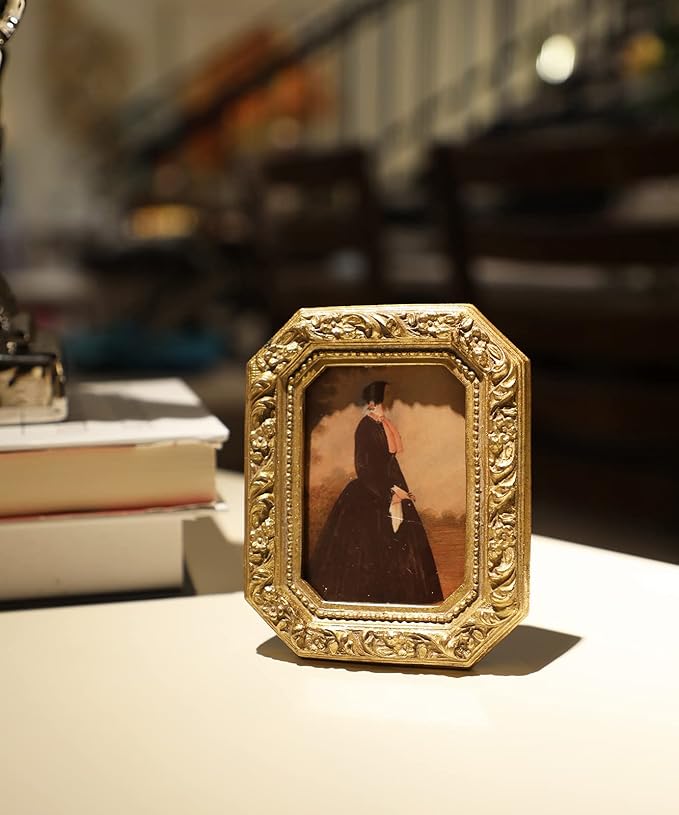 2.5x3.5 Small Vintage Picture Frame, Mini Antique Ornate Gold Photo Frame, Tiny Retro Octagon frame, for Tabletop and Wall Display, Old Fashioned Photo Gallery Art Decor