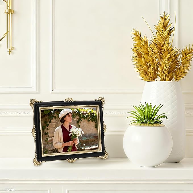 PHAREGE 5x7 Black Picture Frame with Gold Trim, Vintage Decorative Display Photo Frame 5 by 7, Ornate Antique Frame for Tabletop or Wall