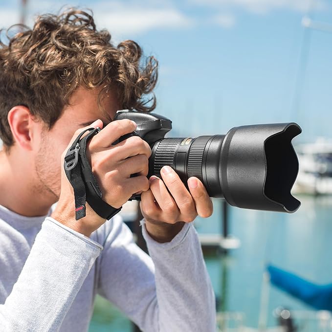 Peak Design Clutch Camera Hand Strap, Compatible with Any DSLR or SLR Body, Small, Sleek and Durable, Quick Release, Adjustment and Connection, Camera Straps for Photographers, 200 lb Capacity