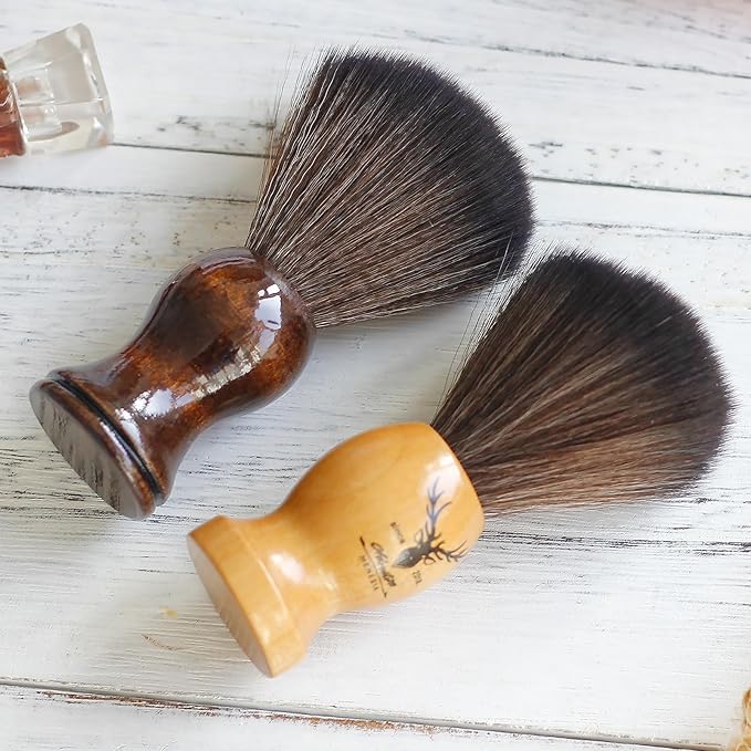 Small Vinyl Record Cleaner with Wooden Handle - Vinyl Record Brush for Anti-Static Cleaning Accessories (Wood Deer)