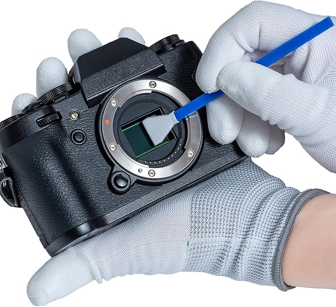 UES APSC16 Digital Camera APS-C Sensor Cleaning Kit, Compatible with Sony, Nikon, Canon DSLR Reflex & Mirrorless Cameras CCD & CMOS Sensor Clean: 14pcs 16mm APS-C Swabs + 15ml Sensor Cleaner Solution