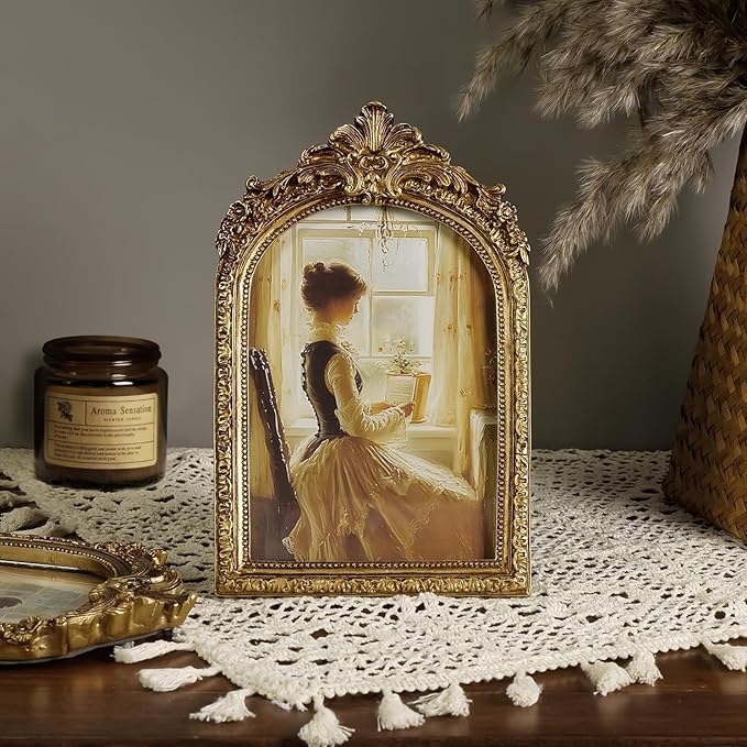 Cuspin Vintage Picture Frames 5x7 Gold Frame, Gold Ornate Resin Photo Frame with Glass Front for Tabletop and Wall Mounting, Antique Arched Picture Frame for Home Decor