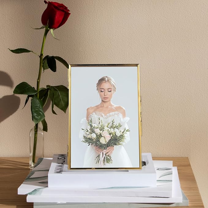 Brass Glass Picture Frame 6-inch Vintage Photo Display Stand Tabletop Holder for Pressed Flowers and Artwork Home Décor