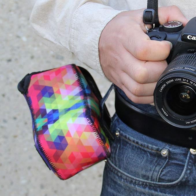 USA Gear Camera Sleeve (Medium) for Compact SLRs Compatible with Canon EOS R100 Nikon Z30 Sony ZV-E10, and more - Padded Neoprene DSLR Case with Zipper Accessory Pocket & Belt Loop (Geometric)