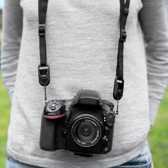 Peak Design Anchor Links, Includes 2 Links and 4 Anchors, Fits Standard/OEM Camera Straps, Low Profile, Quick and Secure, Easy Attach to Cameras, Binoculars and More, 200 lb Capacity