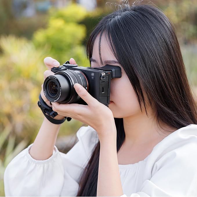 A7CII A7CR Eyecup Eyepiece, Soft Silicon Extended Camera Eye Cup Viewfinder Special Designed for Sony Alpha A7CII A7CR Camera(Not Fits A7C), Not Scratch The Camera Body & Not Affect The Use of Screen