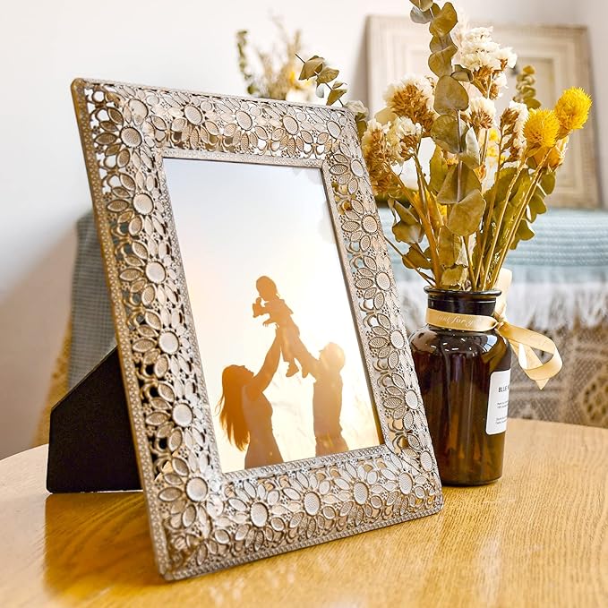 OKSQW Vintage Sunflower 5 x 7 Gold Picture Frame Table Top Display Retro Antique Picture Frames with HD Glass Front, Great Gift Metal Photo Frames for Wedding Baby Family Portraits Home Office Decor