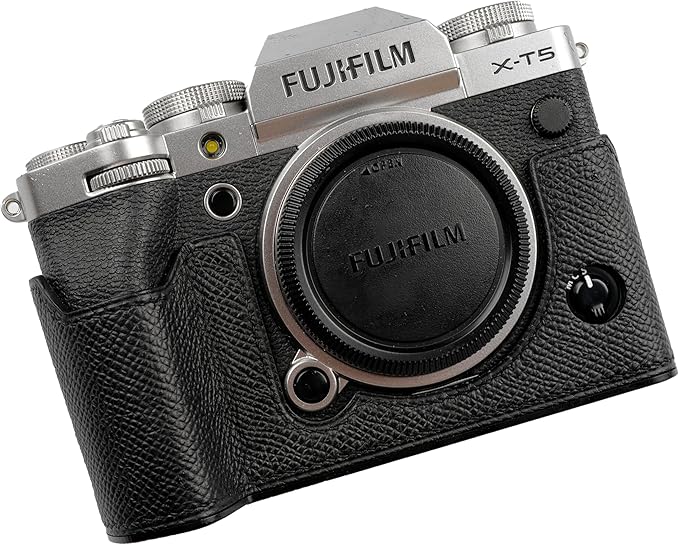 Uchandmade Handmade Genuine Leather Camera Half Case for Fuji X-T5 /Fuji X-T5 Camera Case/Fuji X-T5 Case - Top Layer Cowhide Body + Hand sewn saddle stitch + Metal Base Plate (Black)