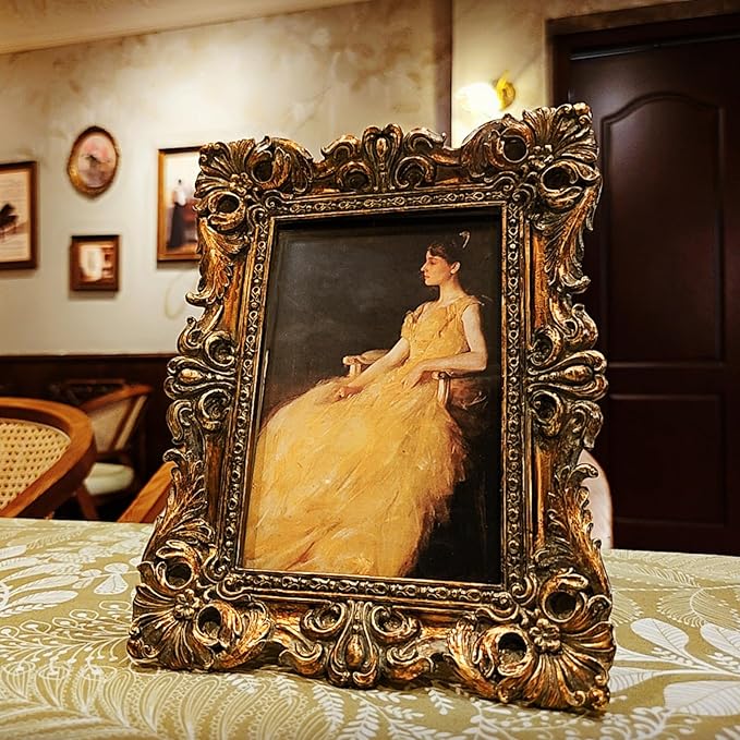 CISOO 2.5x3.5 Vintage Small Picture Frame, Antique Ornate Bronze Gold Wallet Size Photo Frame, for Table Top and Wall Display, Decorative Floral Design Retro Home Decor, Photo Gallery Art