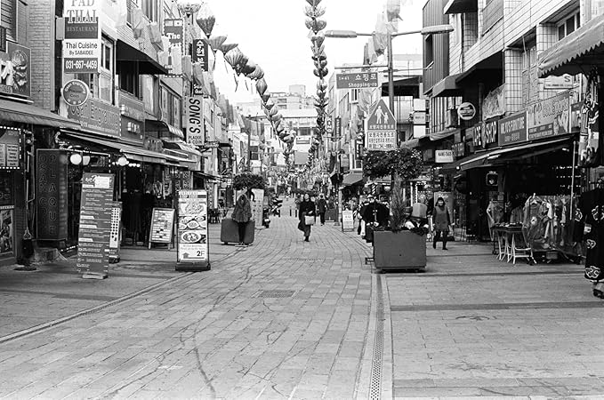 Street to Portraits — Pincary 35mm Black and White Film with 100 ISO, Scan Friendly Delivery, Reliable Look on Deadline, DX 24x36mm, 36EXP - 6Pack