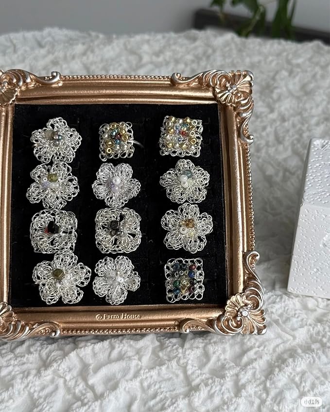 Jewelry Display Stand Vintage Ring Holder Box Earring Tray Retro Picture Frame Style Ring OrganizerJewelry Frame with Velvet