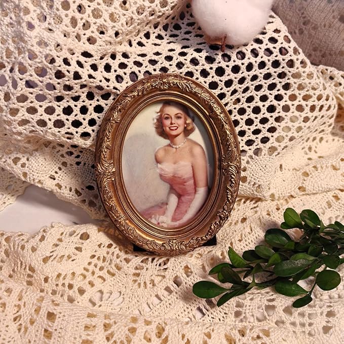 Vintage Oval Picture Frame,Classic Ornamental Photo Frame Antique Frame with Intricate Carvings,Tabletop Display and Wall Mount,Real Glass Front,Old-Fashion (Bronze Gold, 2.5x3.5)