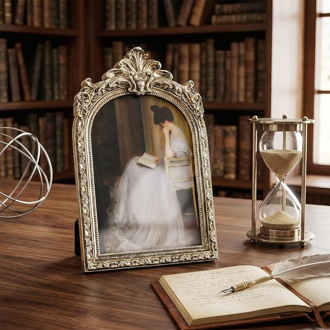 Cuspin Vintage Silver Picture Frame 5x7, Ornate Resin Arched Photo Frame with Plexiglass Front for Tabletop or Wall Display, Antique Home & Wedding Decor