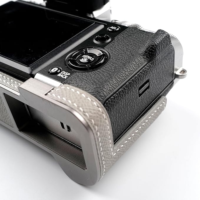 Uchandmade Handmade Genuine Leather Camera Half Case for Fuji X-T5 /Fuji X-T5 Camera Case/Fuji X-T5 Case - Top Layer Cowhide Body + Hand sewn saddle stitch + Metal Base Plate (Gris Mouette)