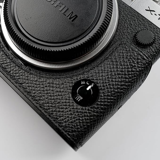 Uchandmade Handmade Genuine Leather Camera Half Case for Fuji X-T5 /Fuji X-T5 Camera Case/Fuji X-T5 Case - Top Layer Cowhide Body + Hand sewn saddle stitch + Metal Base Plate (Black)