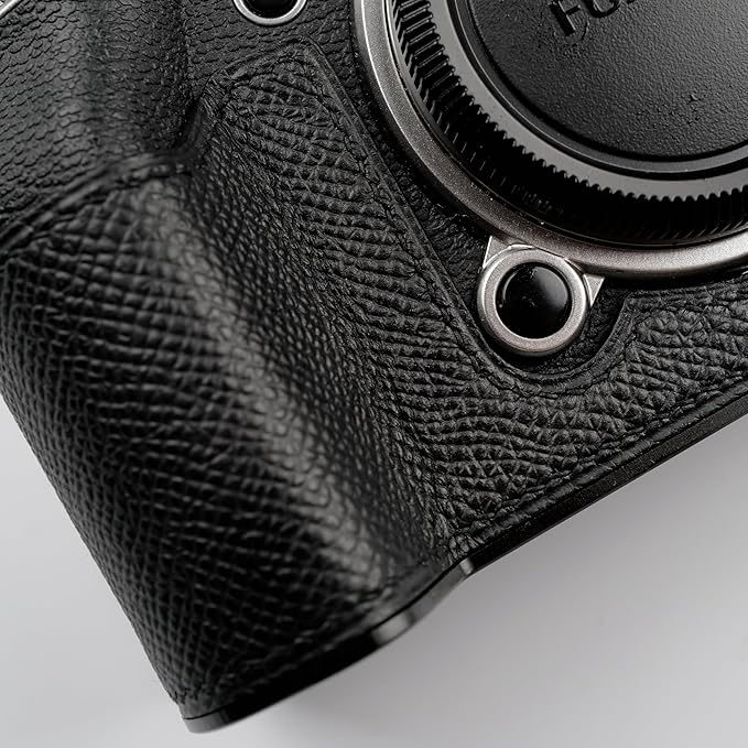 Uchandmade Handmade Genuine Leather Camera Half Case for Fuji X-T5 /Fuji X-T5 Camera Case/Fuji X-T5 Case - Top Layer Cowhide Body + Hand sewn saddle stitch + Metal Base Plate (Black)