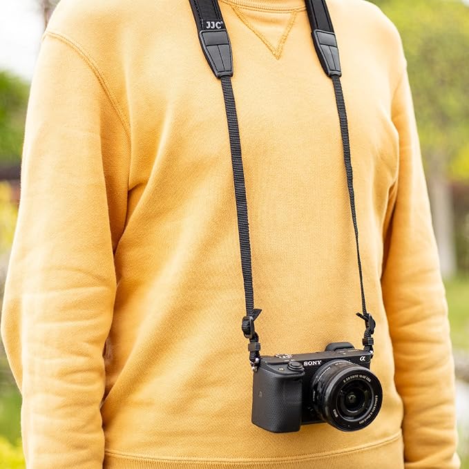 Soft Camera Shoulder Neck Strap for Canon EOS R5 R6 Mark III II R10 R8 RX1R III A7M5 A7V A7 V IV A7C II A7CR A7R V IV A9 III A6700 ZVE10 II ZV-E1 A7SIII X Half X100VI Z5II Z6III Z50II Z6II Z30 Z7II