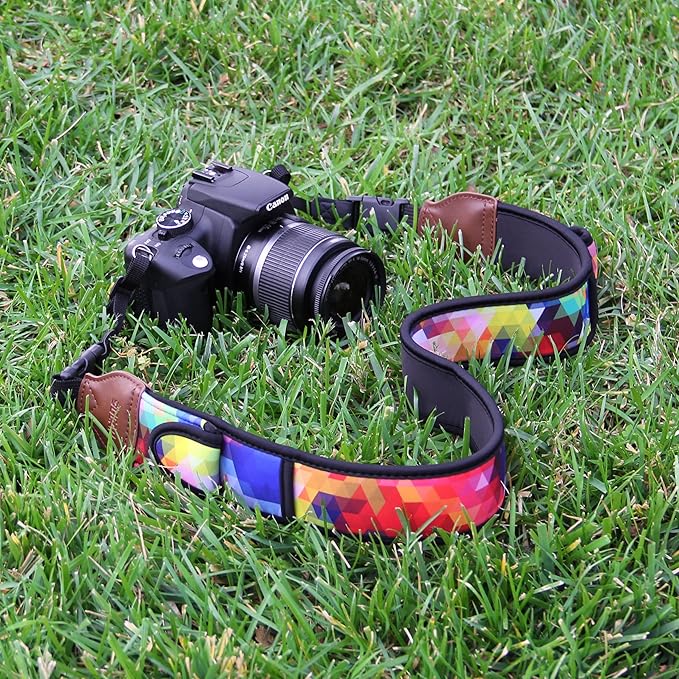 USA Gear TrueSHOT Camera Strap Neoprene Camera Straps - Padded Neck Strap, Pockets, and Quick Release Buckles - Compatible with Canon, Nikon, Sony and More DSLR and Mirrorless Cameras (Geometric)