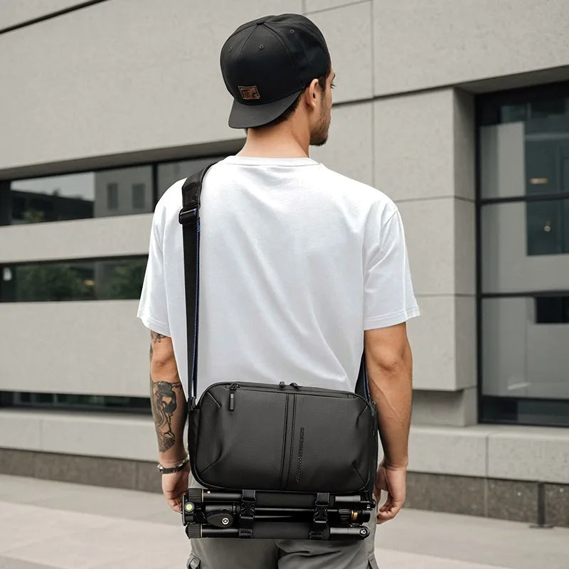Waterproof single-shoulder bag, camera bag, digital bag, with reasonable storage, trendy, sturdy and durable. Digital bag